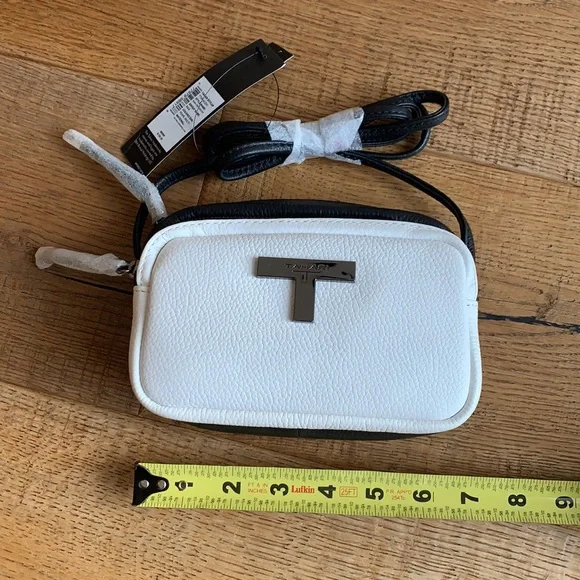 NWT Tahari Kaia Crossbody Camera Bag in Black White & Blush Pink - Picture 8 of 11